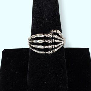 (2/$20) Spooky Skeleton Hand Ring